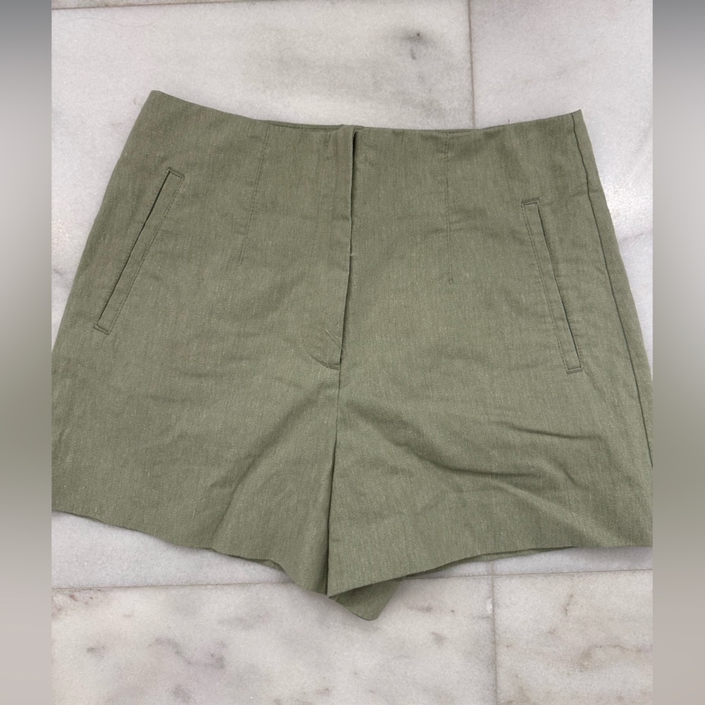 Like New ZARA cotton blend shorts